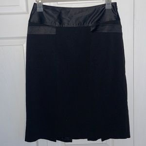 Worthington black pencil skirt pleated back faux leather accents knee length 10